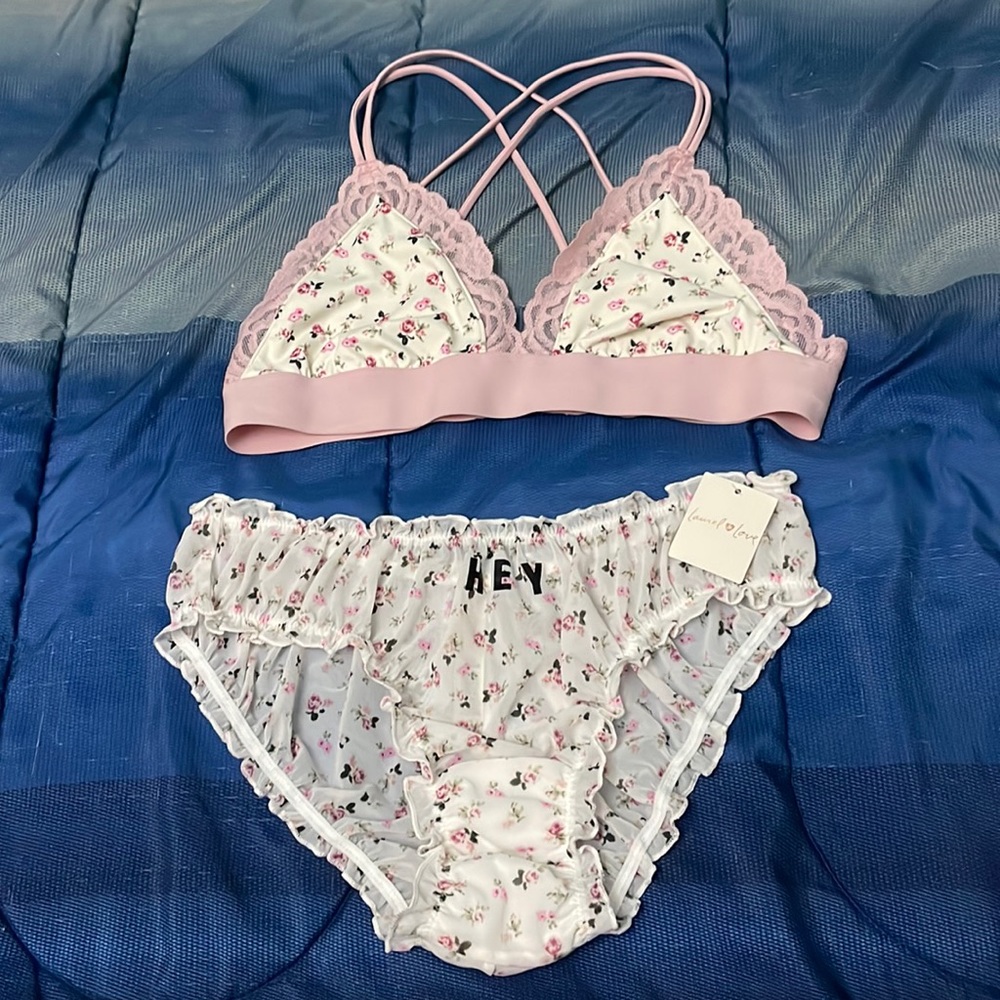 VS PINK’s LAUREL & LOVE Large Set